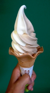 道の駅しもにた「神津牧場ミルクバー」の『ソフトクリーム ミックス』