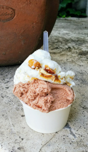 ピッツェリア＆ジェラテリア ラッヅォ キャラメルナッツ✕チョコアマレット