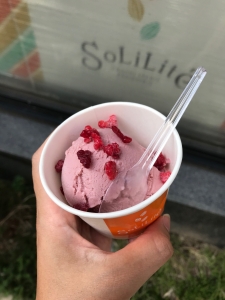 ショコラトリーが手がける！今注目のルビーチョコレートを使ったピンクのアイスクリーム！