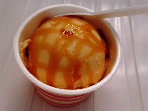 クレヨン 伊香保ファクトリー「カラメルプリンアイス」カップ
