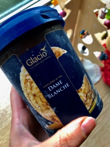 ベルギーの定番デザート「ダム・ブランシュ」をお家で味わおう♪アレンジもできそうなアイスクリーム